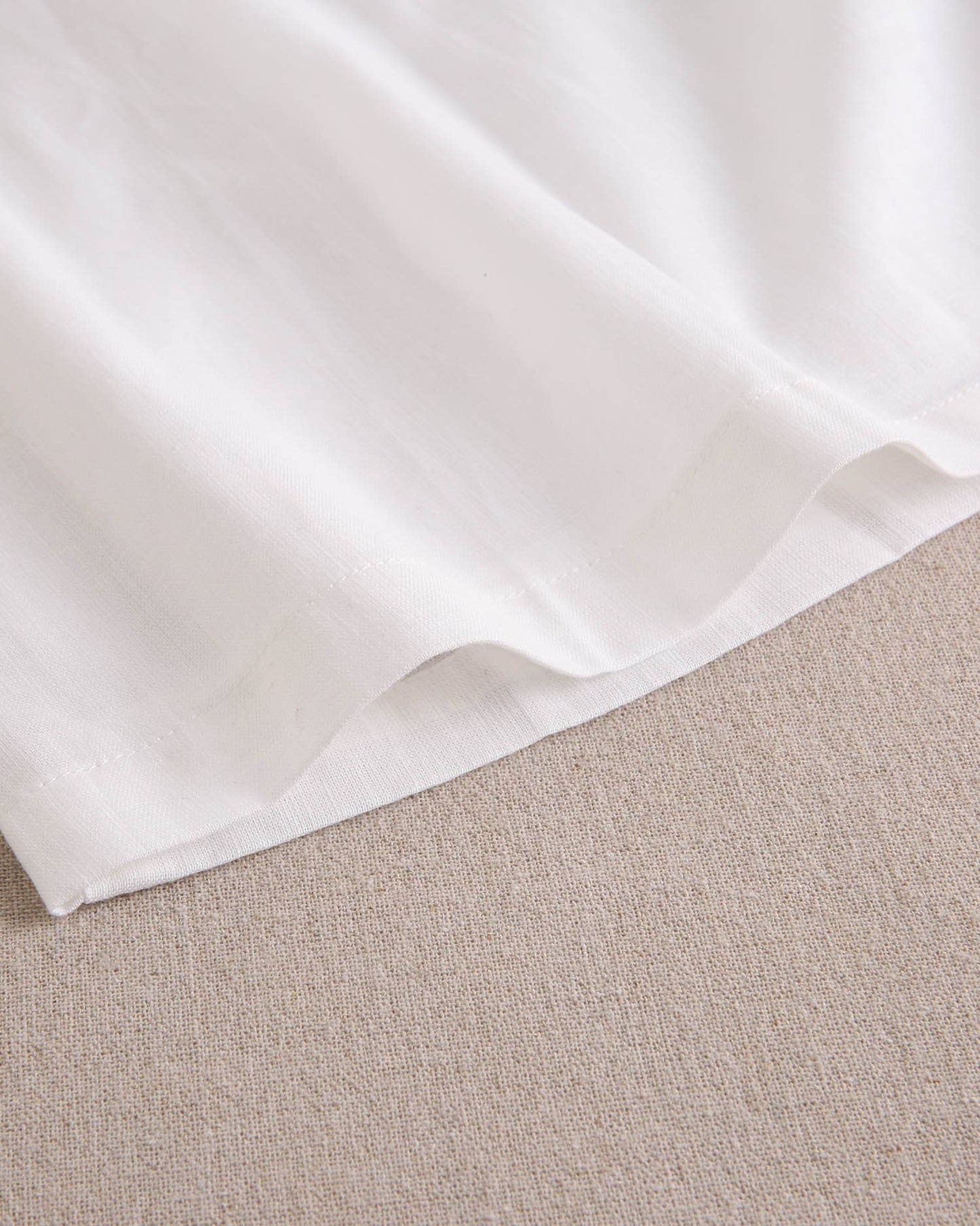 Dadati - White girl's dress with blue edges and a bow on the back