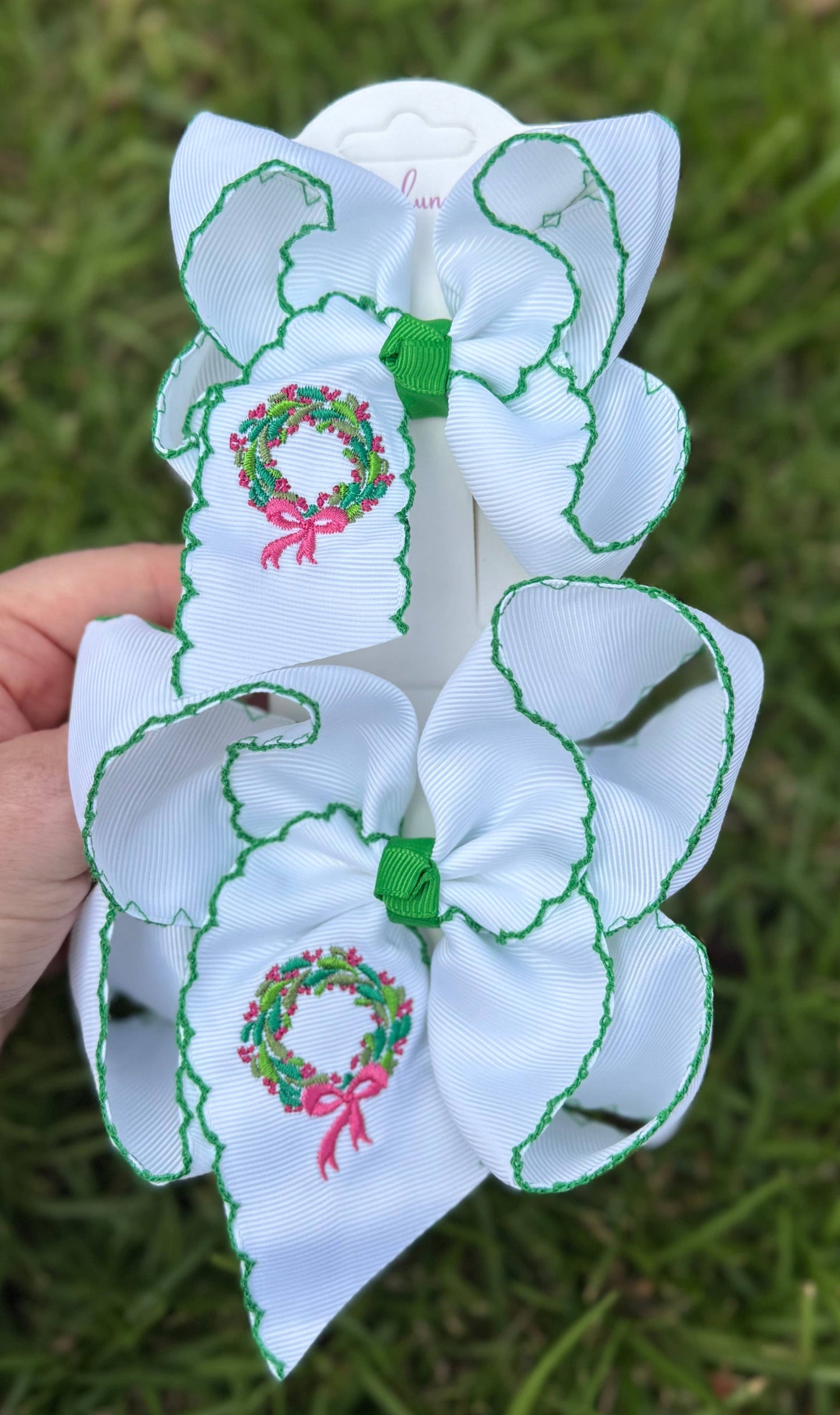 Just For Fun Threads - Christmas Wreath Moonstitch Hair Bow