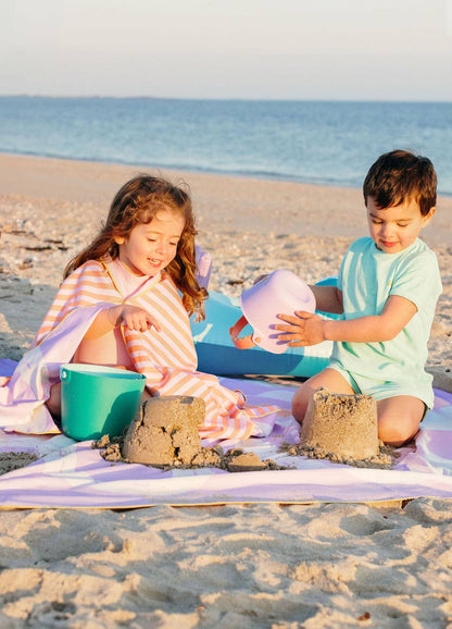 Quut Toys - Quut Bucki - Bucket & Sand Sifter. Beach Sand and Pool Toy.