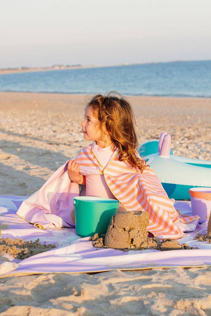 Quut Toys - Quut Bucki - Bucket & Sand Sifter. Beach Sand and Pool Toy.