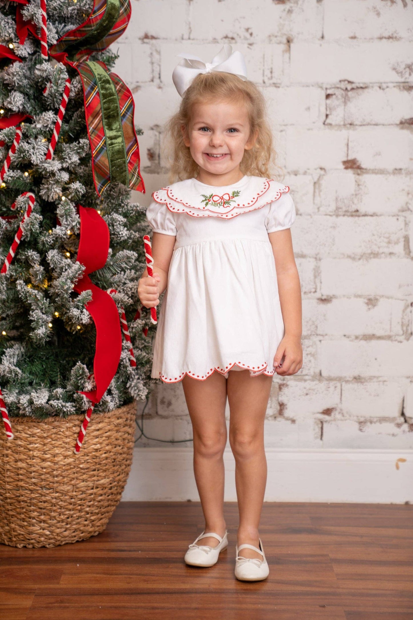 The Oaks Apparel Company - Carol White Holly Wreath Bloomer Set