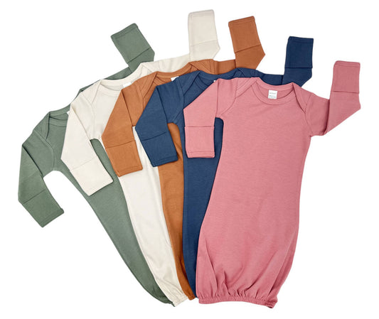 MONAG - Organic Long Sleeve Baby gown and knotted Beanie Gift Set