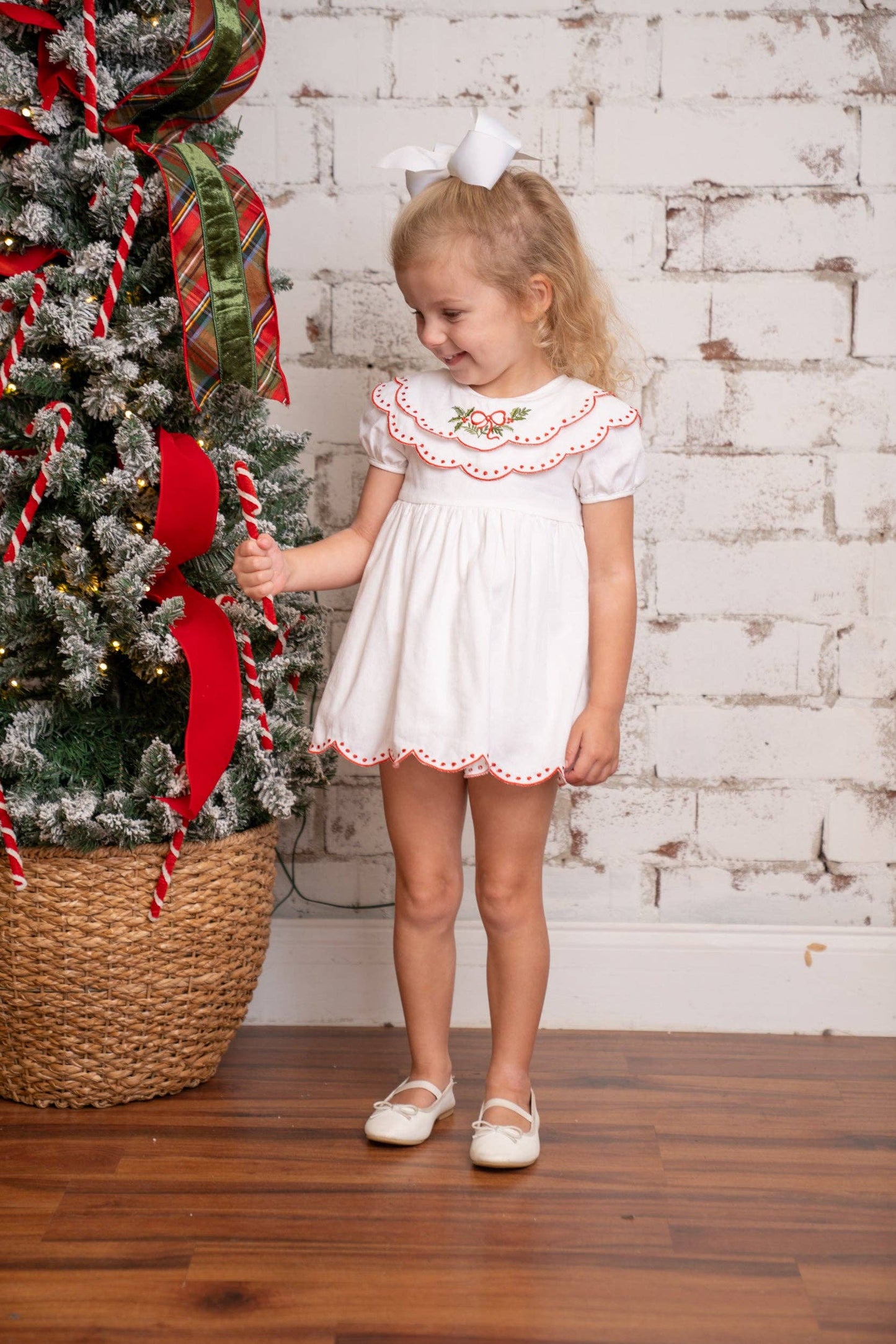 The Oaks Apparel Company - Carol White Holly Wreath Bloomer Set