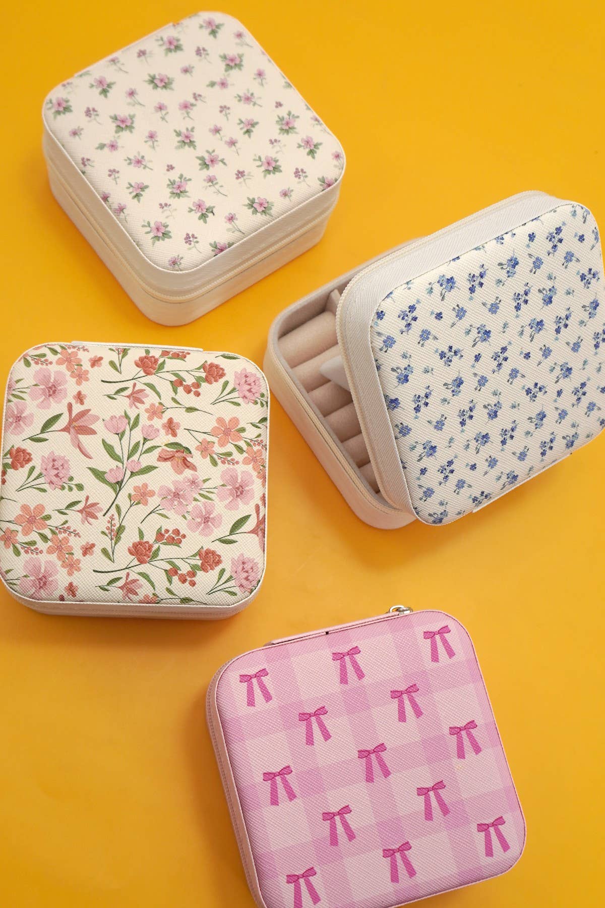 JOSSLYN by wall to wall - DESIGNED JEWELRY ORGANIZER TRAVEL BOX CASE | 40P566